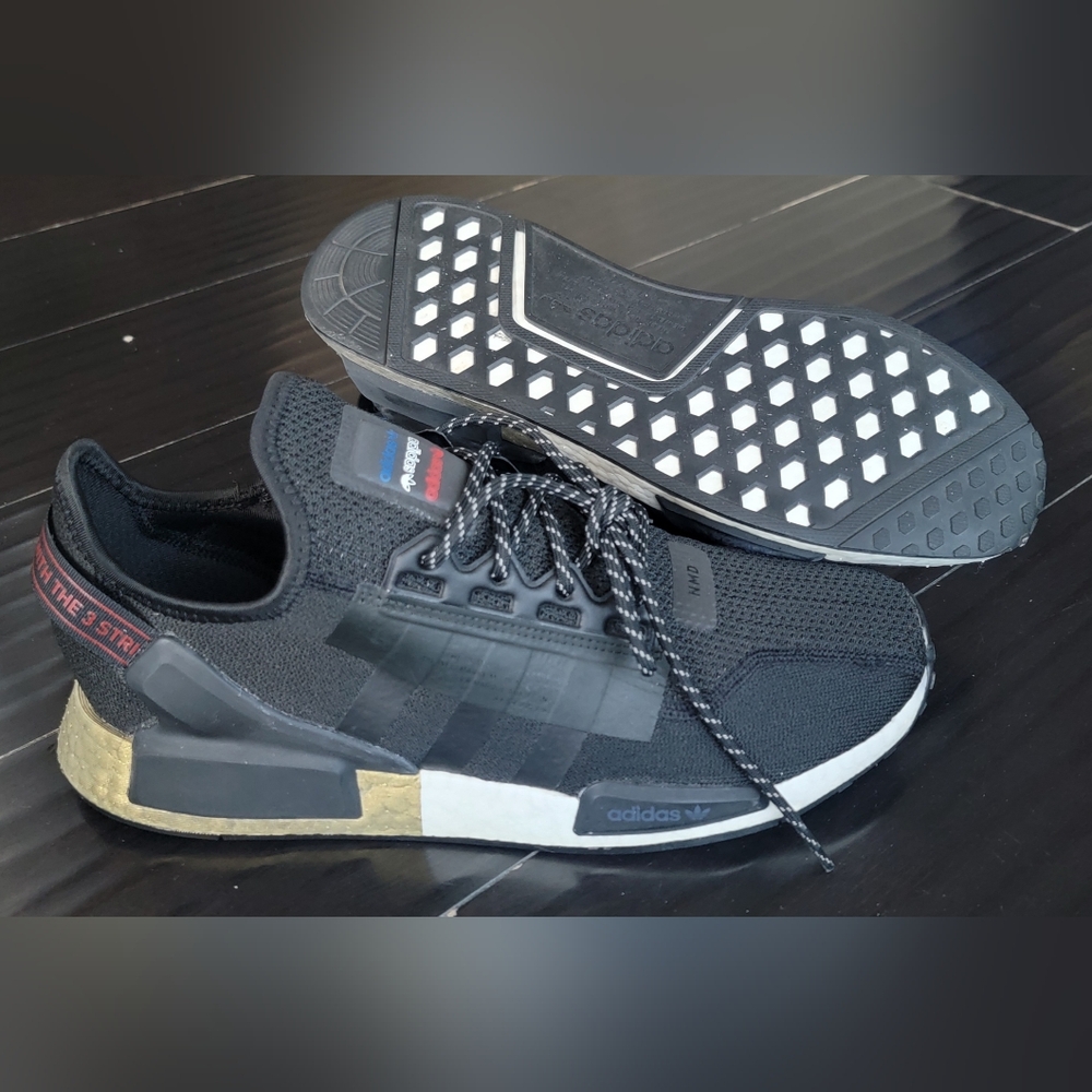 Adidas Men's Black and Gold Sneakers
